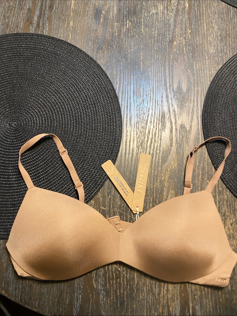 SKIMS wireless form push up plunge Bra sienna 34A NWT